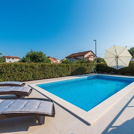 Villa Petra S Bazenom, Rostiljem I Parkingom Zadar Exteriör bild