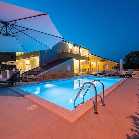 Villa Petra S Bazenom, Rostiljem I Parkingom Zadar Exteriör bild