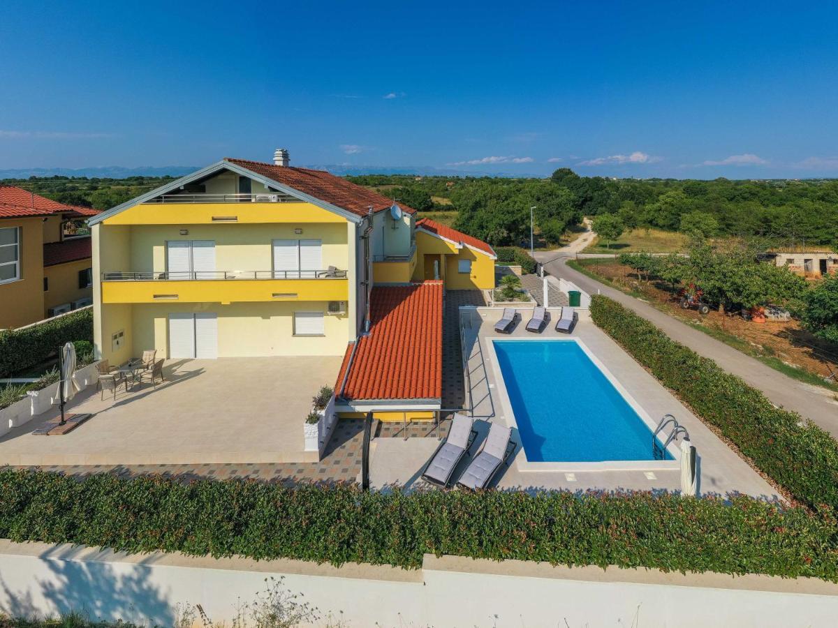 Villa Petra S Bazenom, Rostiljem I Parkingom Zadar Exteriör bild