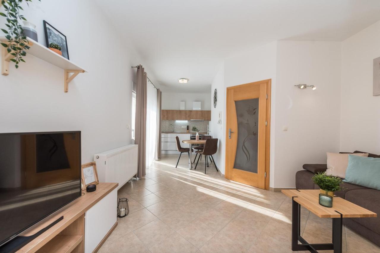 Villa Petra S Bazenom, Rostiljem I Parkingom Zadar Exteriör bild